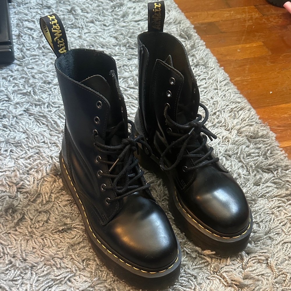 Dr. Martens JADON BOOT SMOOTH LEATHER PLATFORMS